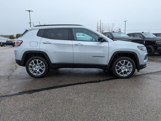 2024 Jeep Compass COMPASS LATITUDE LUX 4X4 in Powell, WY - Fremont Motor Powell