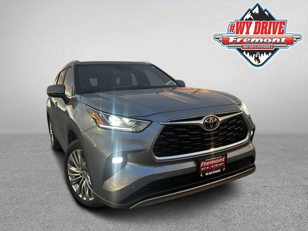 2024 Toyota Highlander LE