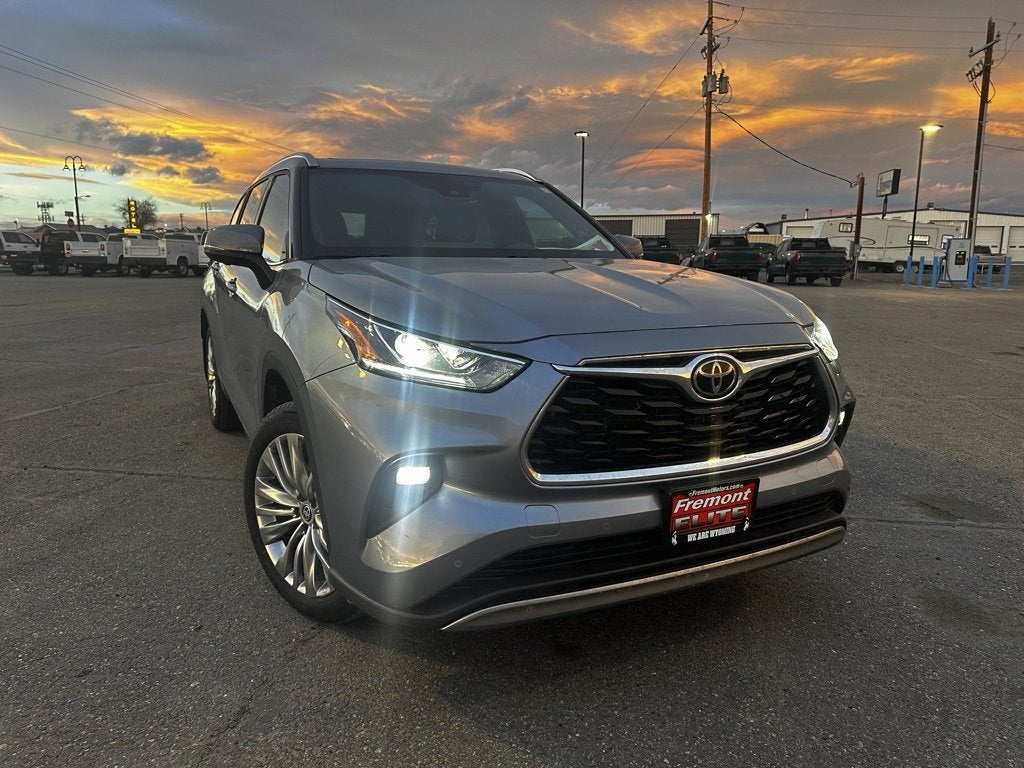 2024 Toyota Highlander LE