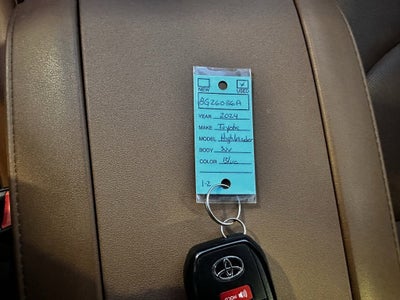 2024 Toyota Highlander LE