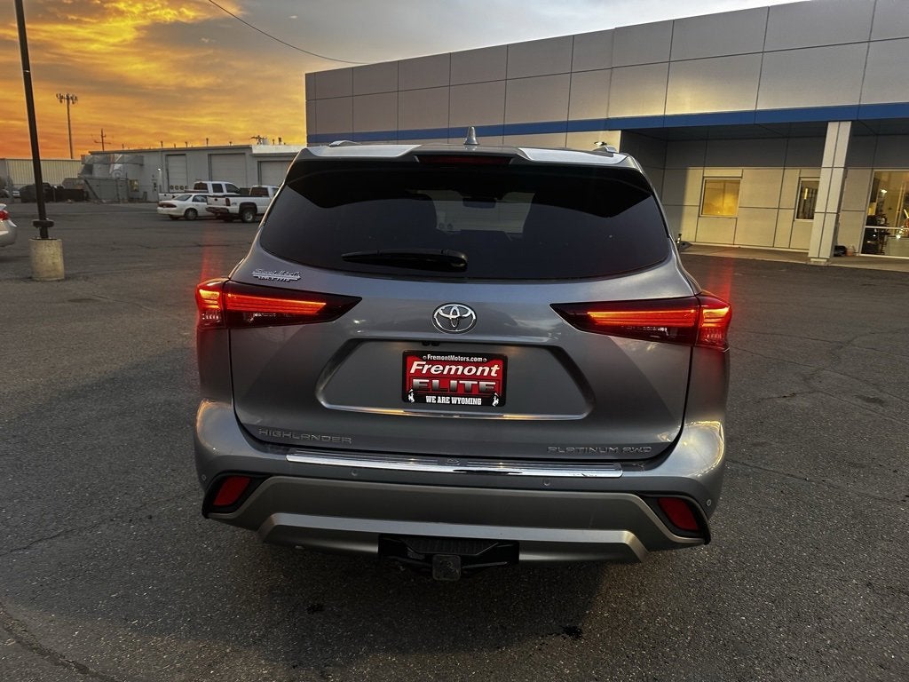 2024 Toyota Highlander LE