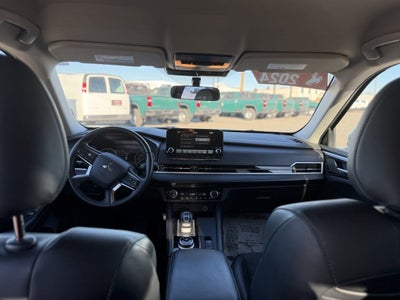 2024 Mitsubishi Outlander SE