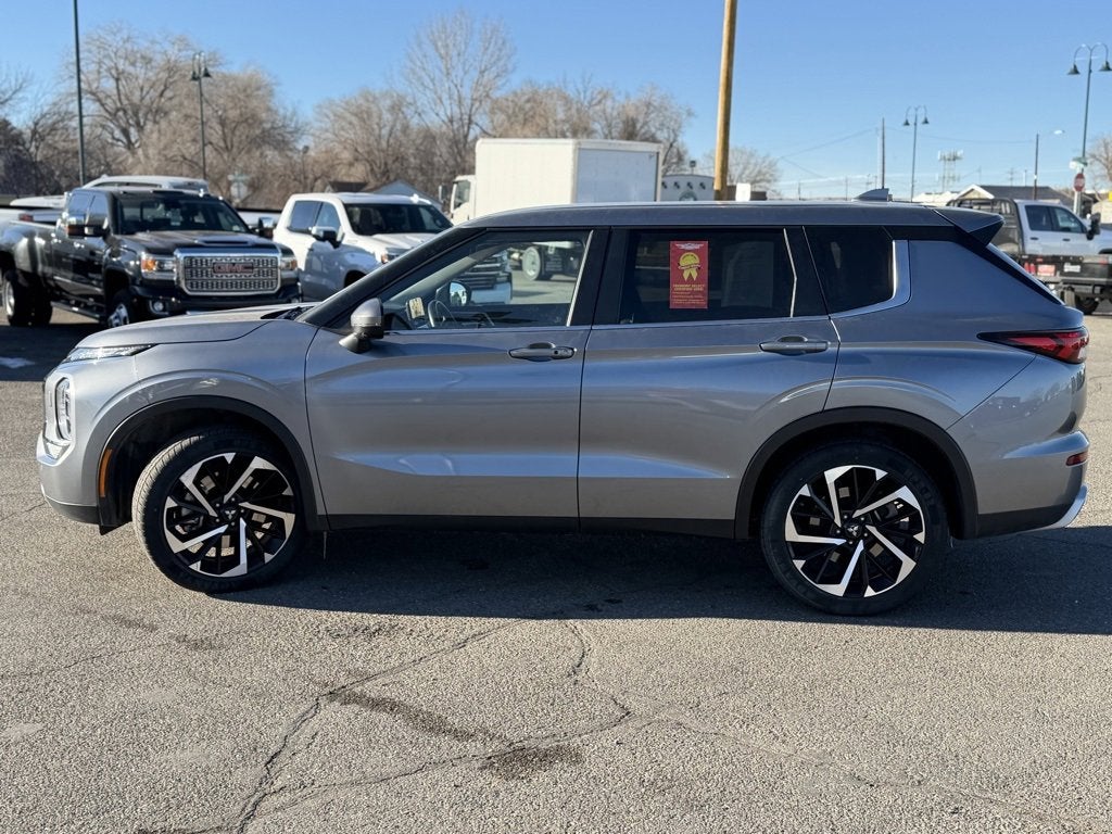 2024 Mitsubishi Outlander SE