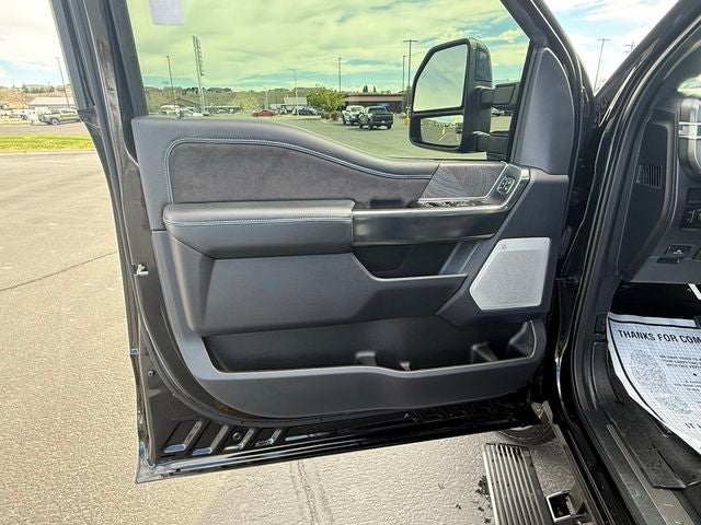 2025 Ford F-350SD Platinum