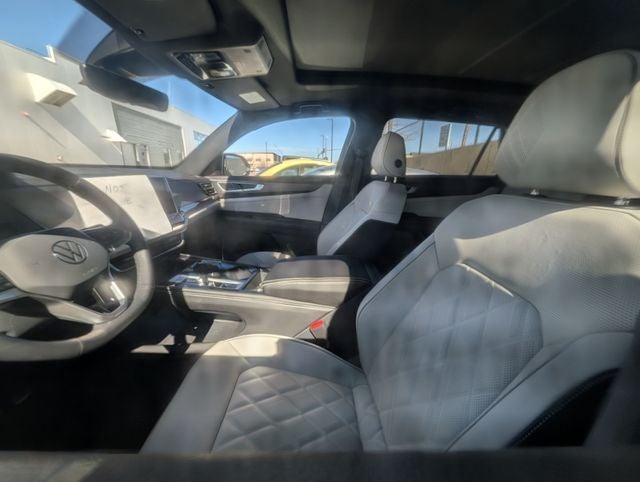 2025 Volkswagen Atlas Cross Sport 2.0T SEL Premium R-Line