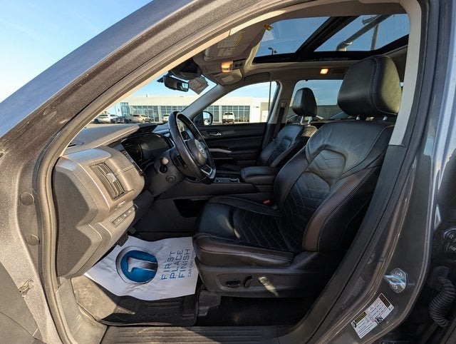 2023 Nissan Pathfinder Platinum