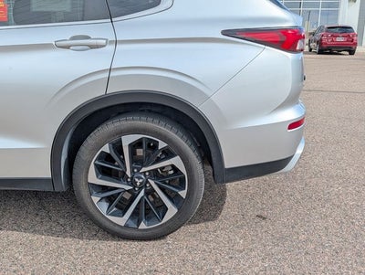 2024 Mitsubishi Outlander SE