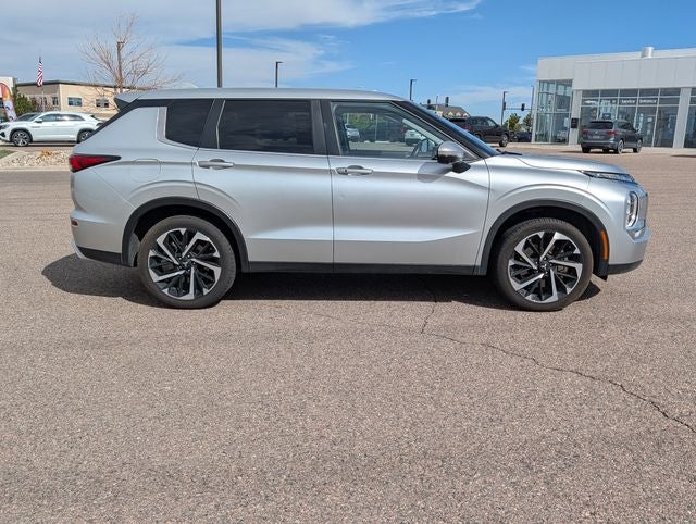 2024 Mitsubishi Outlander SE