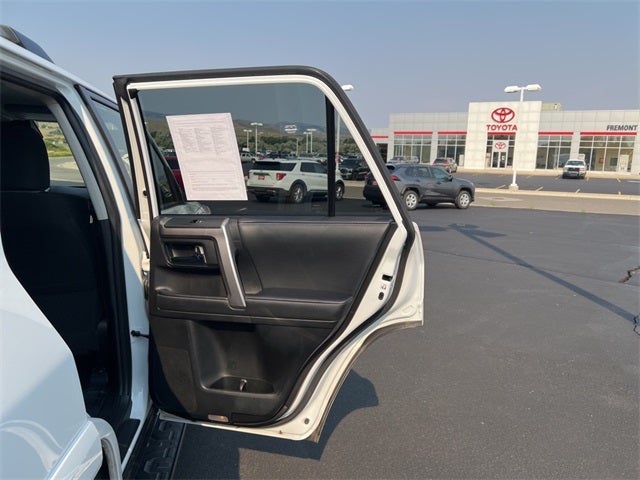 2024 Toyota 4Runner SR5