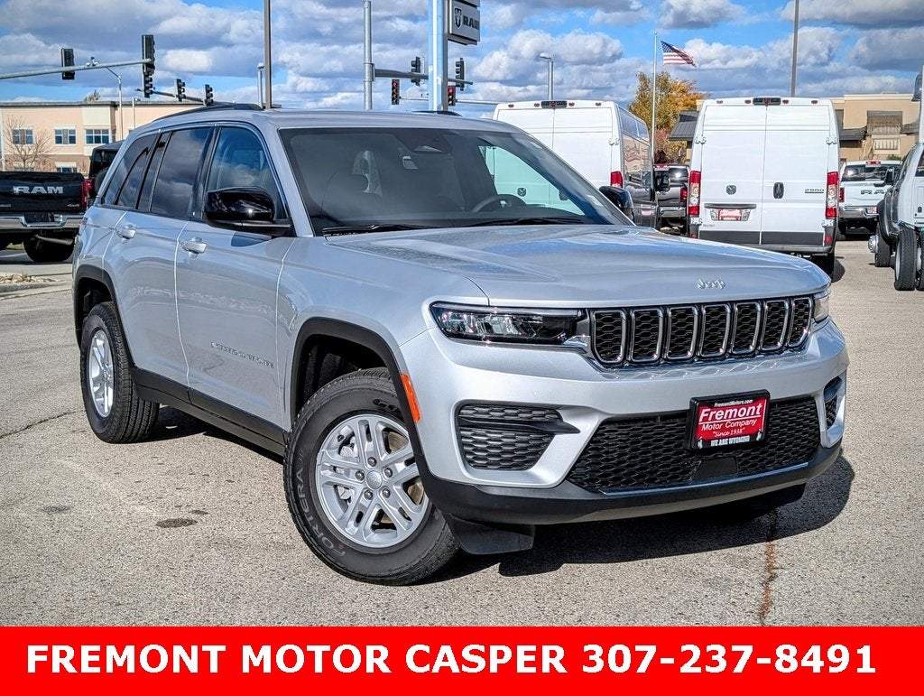 2025 Jeep Grand Cherokee Laredo