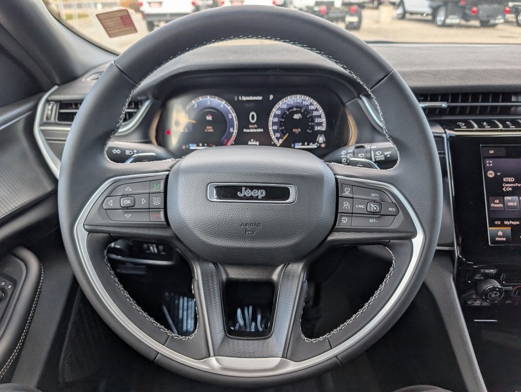 2025 Jeep Grand Cherokee Laredo