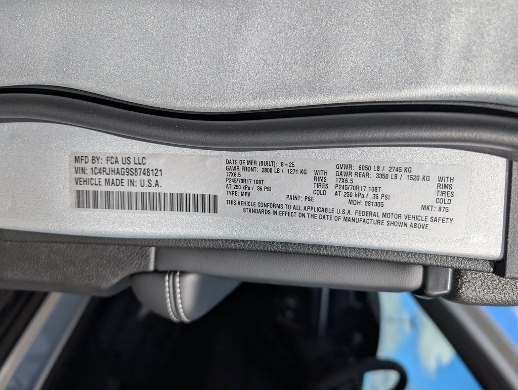 2025 Jeep Grand Cherokee Laredo