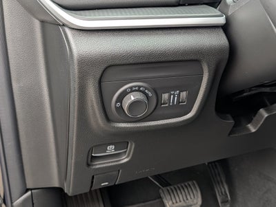 2027 Jeep Grand Cherokee LAREDO X 4X4