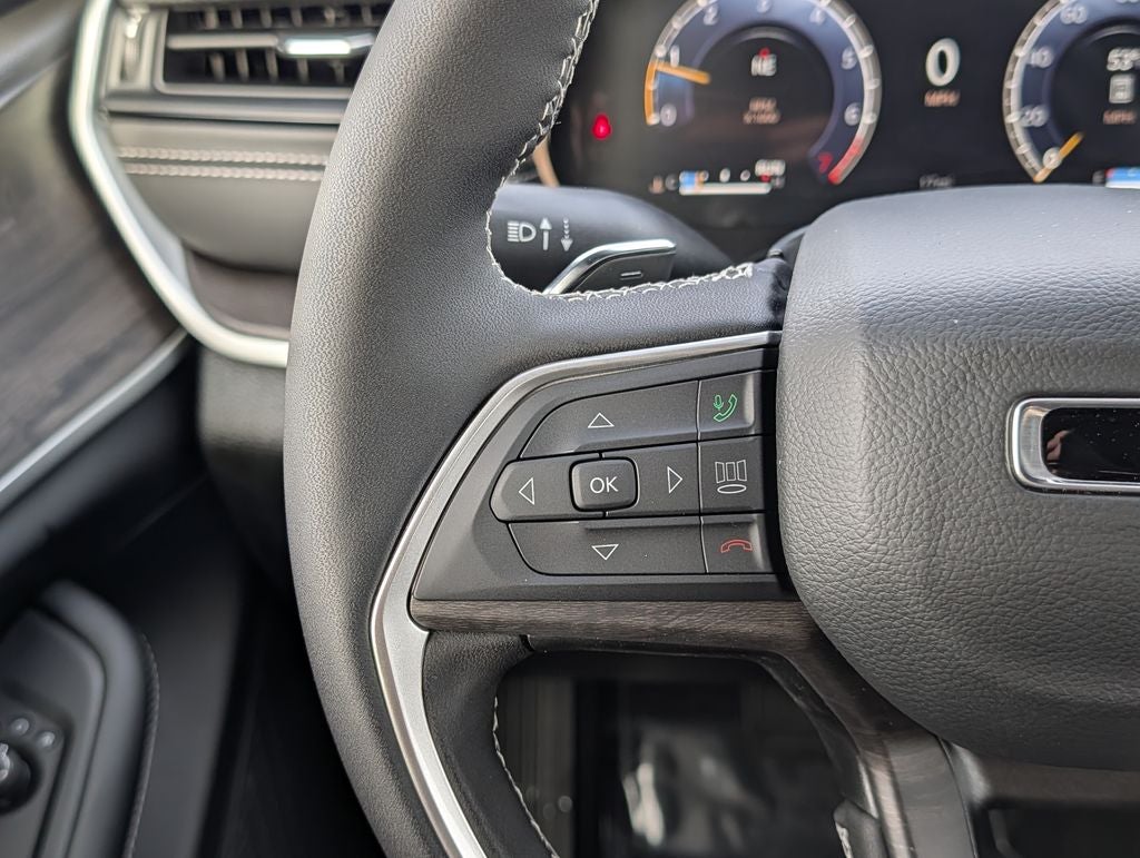 2026 Jeep Grand Cherokee Laredo Altitude