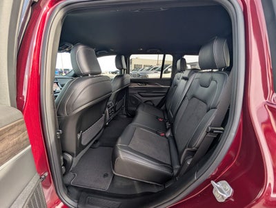 2026 Jeep Grand Cherokee Laredo Altitude