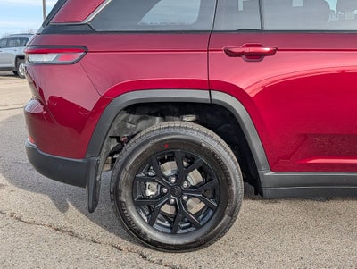 2026 Jeep Grand Cherokee Laredo Altitude