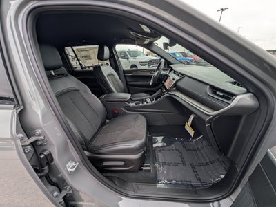 2027 Jeep Grand Cherokee LAREDO ALTITUDE 4X4