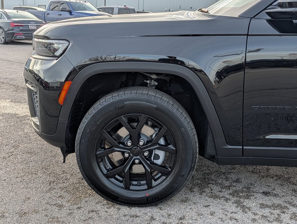 2026 Jeep Grand Cherokee Laredo Altitude