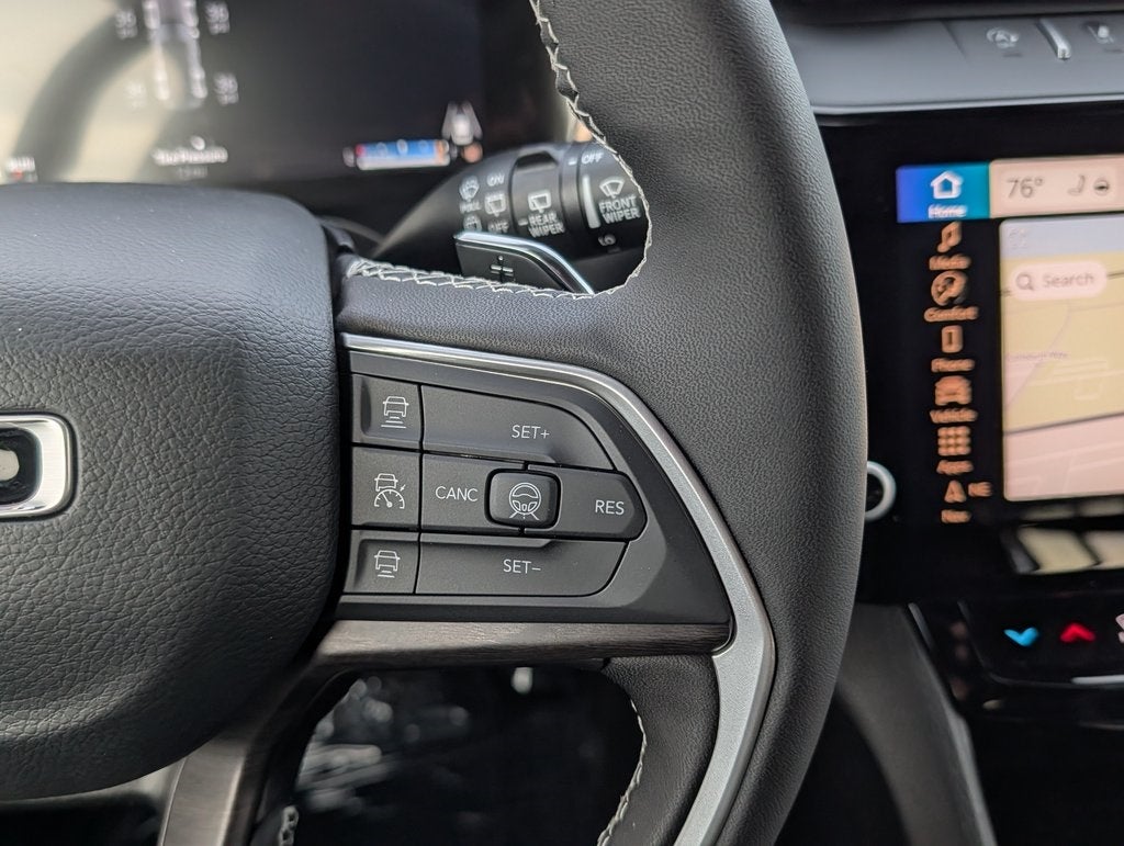 2026 Jeep Grand Cherokee Laredo Altitude