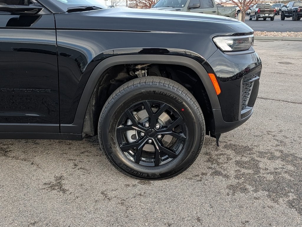 2026 Jeep Grand Cherokee Laredo Altitude