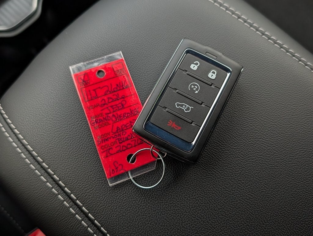 2026 Jeep Grand Cherokee Laredo Altitude