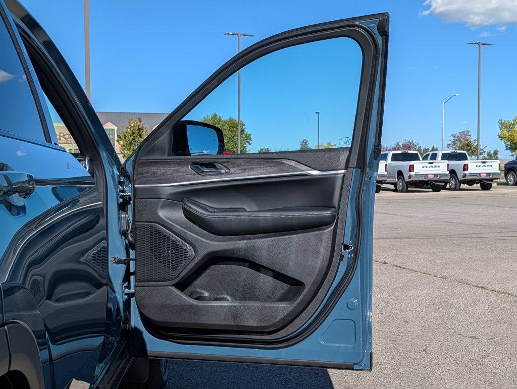 2027 Jeep Grand Cherokee Limited