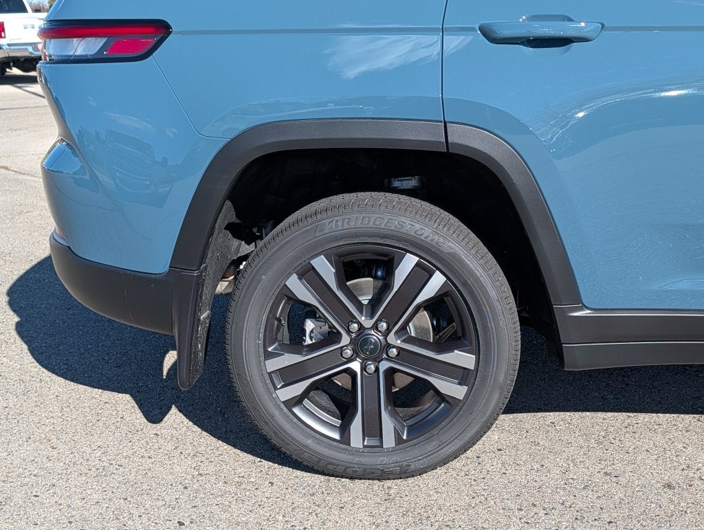 2027 Jeep Grand Cherokee Limited