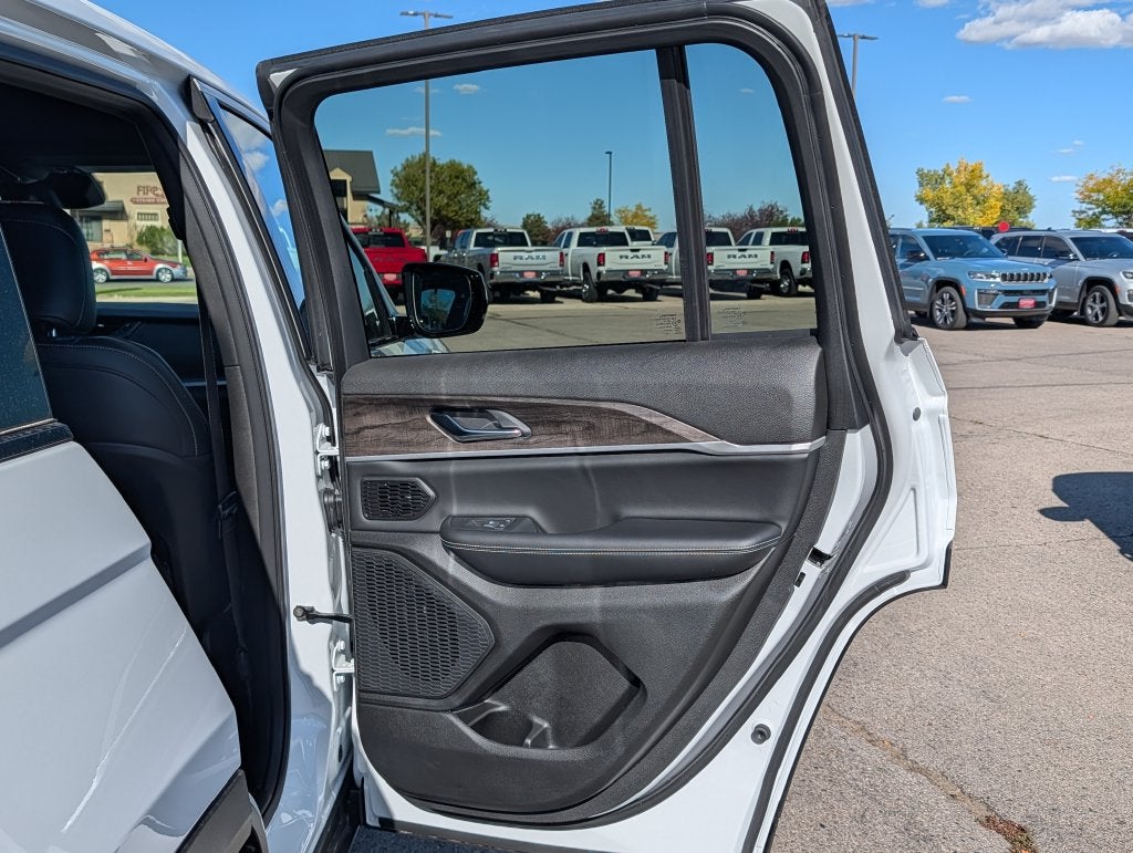 2027 Jeep Grand Cherokee Limited