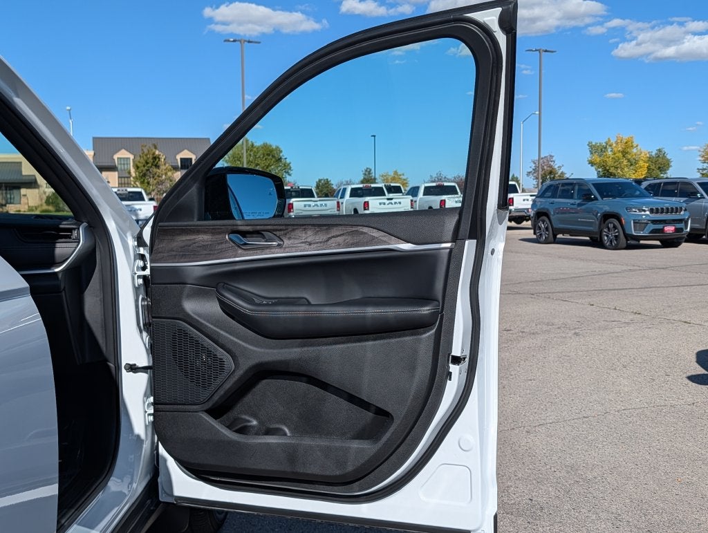 2027 Jeep Grand Cherokee Limited