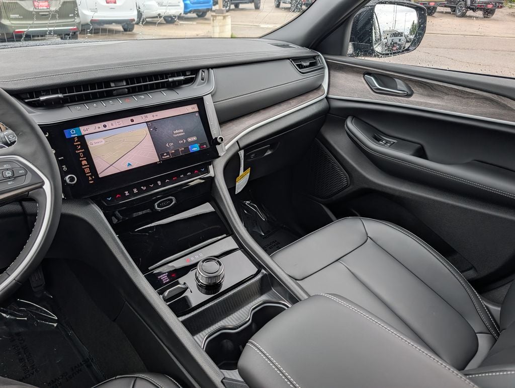 2027 Jeep Grand Cherokee Limited Reserve