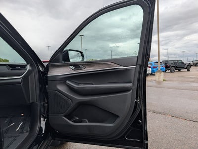 2027 Jeep Grand Cherokee Limited Reserve