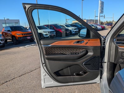 2025 Jeep Grand Cherokee Summit Reserve