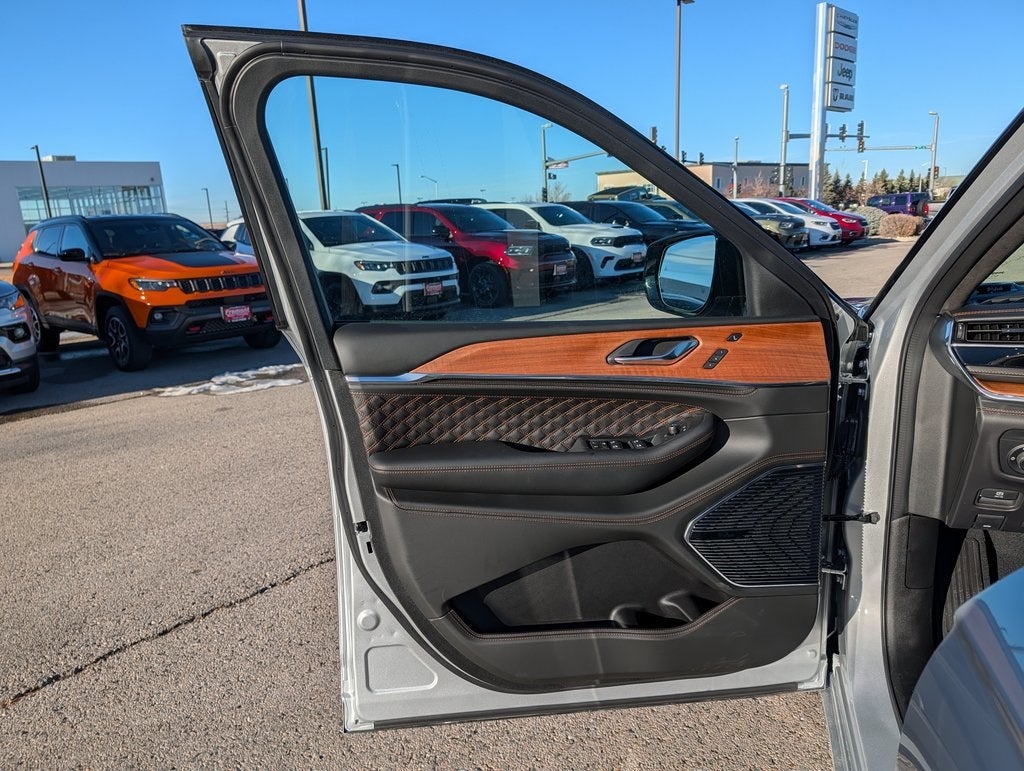 2025 Jeep Grand Cherokee Summit Reserve