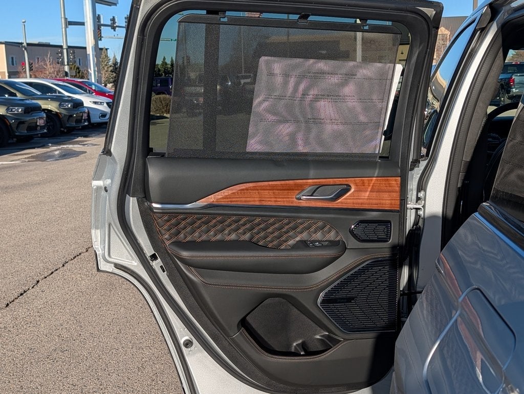 2025 Jeep Grand Cherokee Summit Reserve