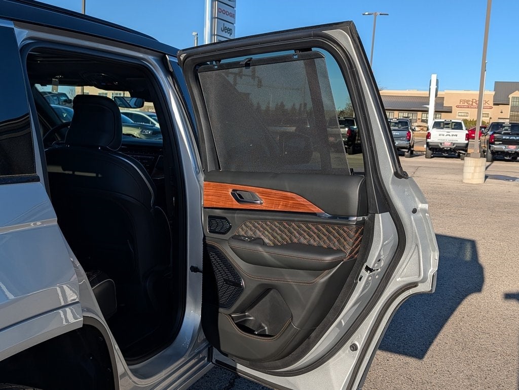 2025 Jeep Grand Cherokee Summit Reserve