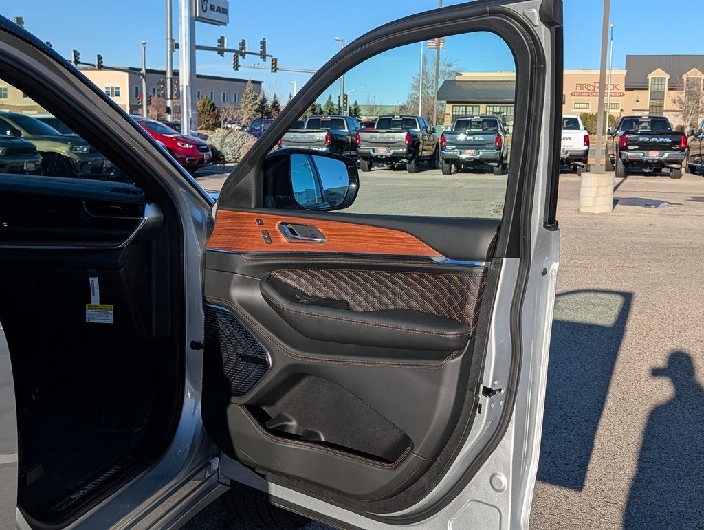 2025 Jeep Grand Cherokee Summit Reserve