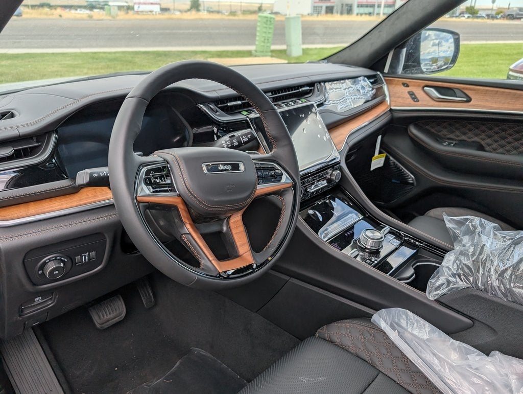 2025 Jeep Grand Cherokee Summit Reserve