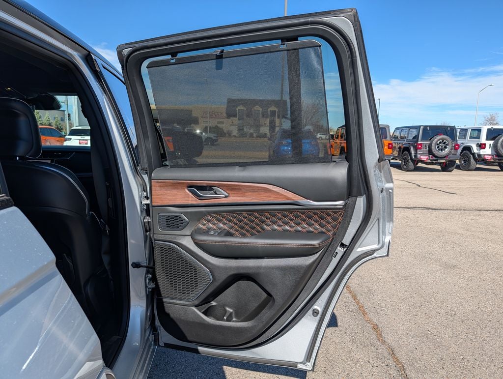 2025 Jeep Grand Cherokee Summit