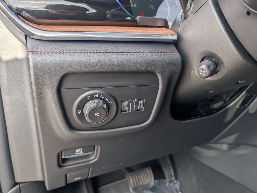 2026 Jeep Grand Cherokee Summit