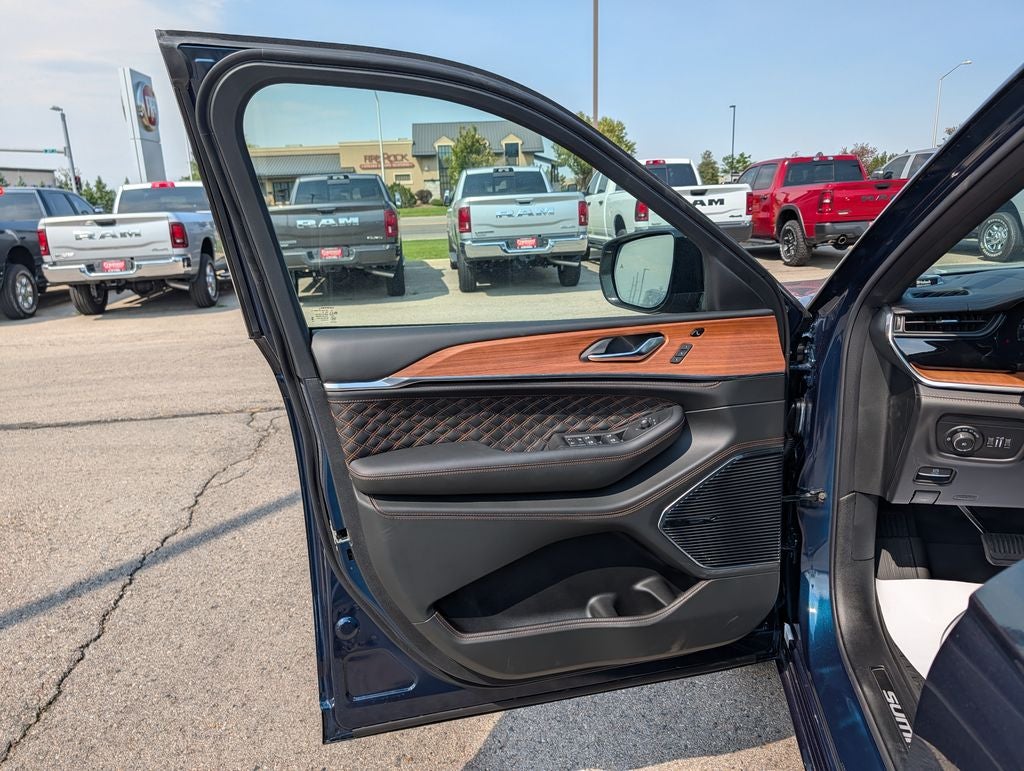 2026 Jeep Grand Cherokee Summit
