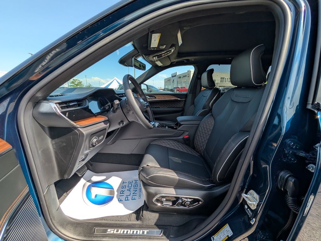 2026 Jeep Grand Cherokee Summit