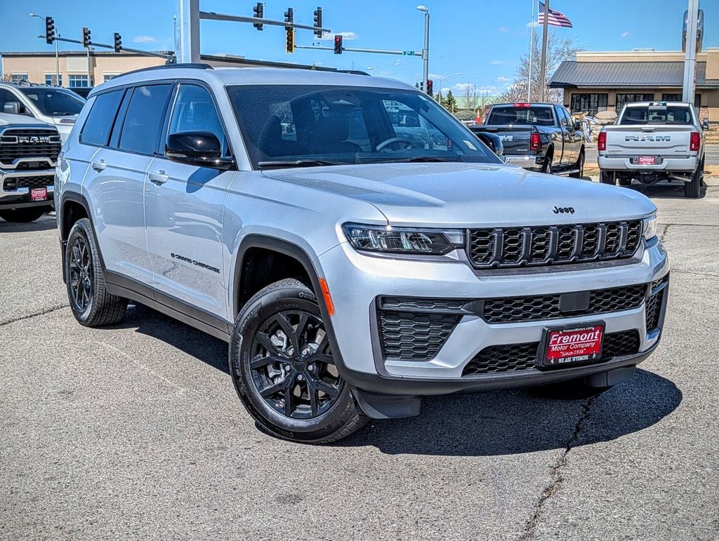 2026 Jeep Grand Cherokee L Laredo