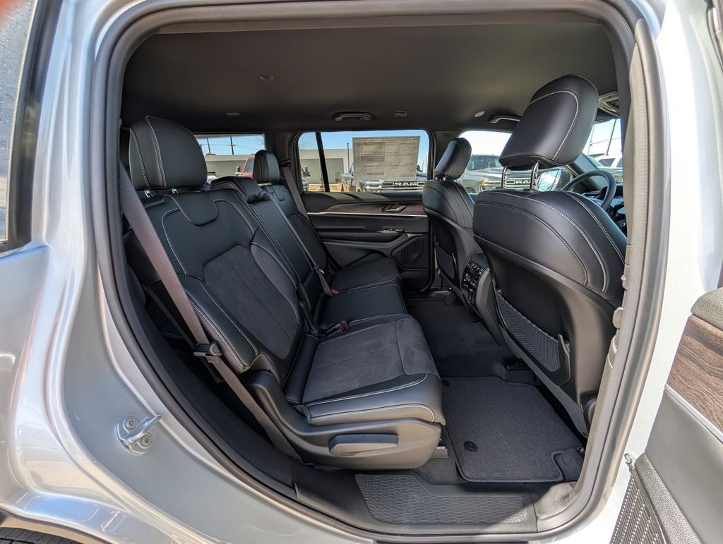2026 Jeep Grand Cherokee L Laredo