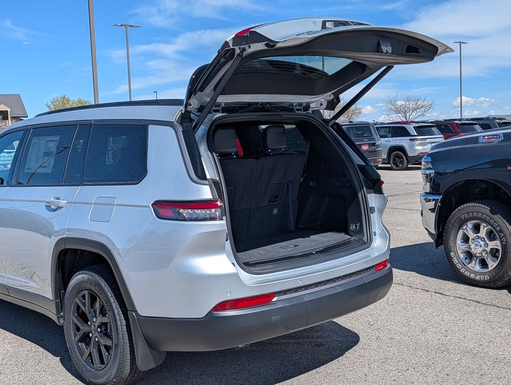 2026 Jeep Grand Cherokee L Laredo