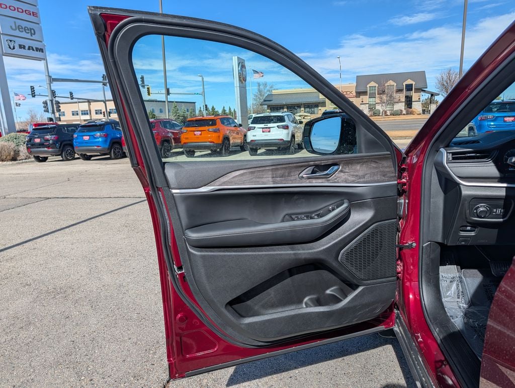 2026 Jeep Grand Cherokee L Laredo