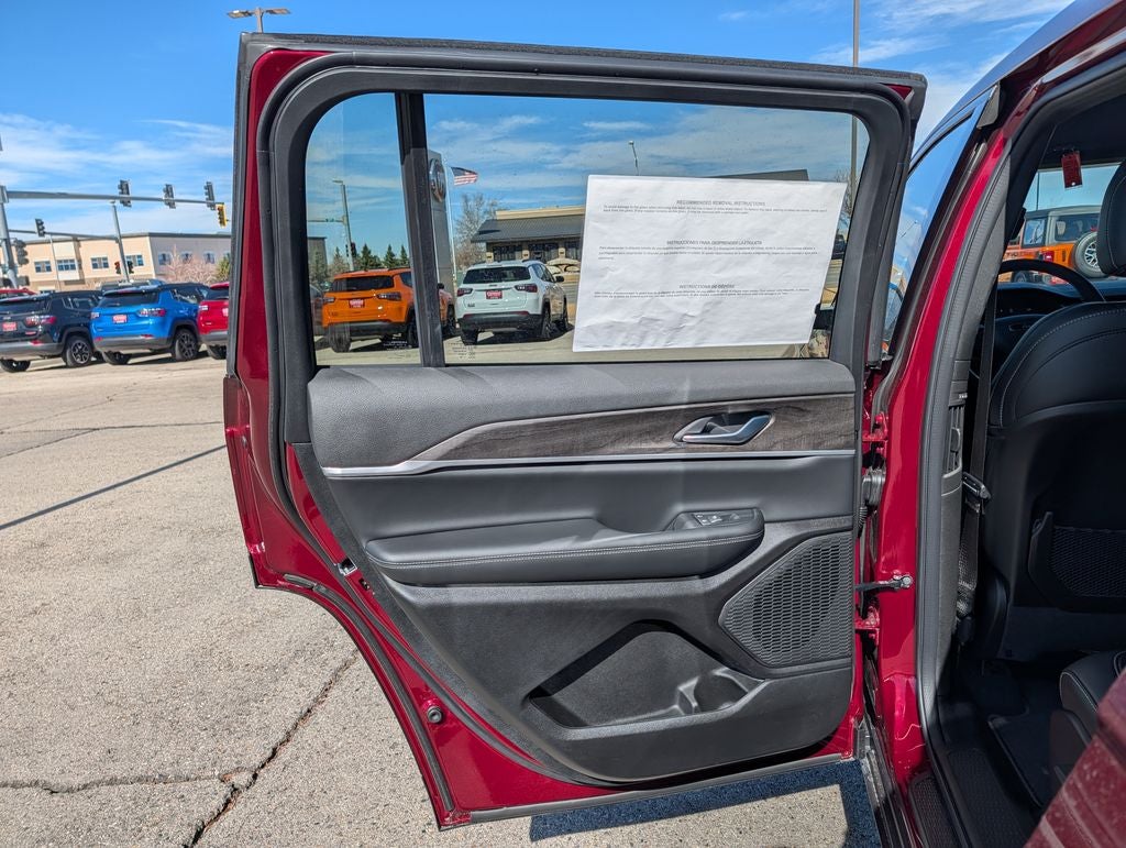 2026 Jeep Grand Cherokee L Laredo