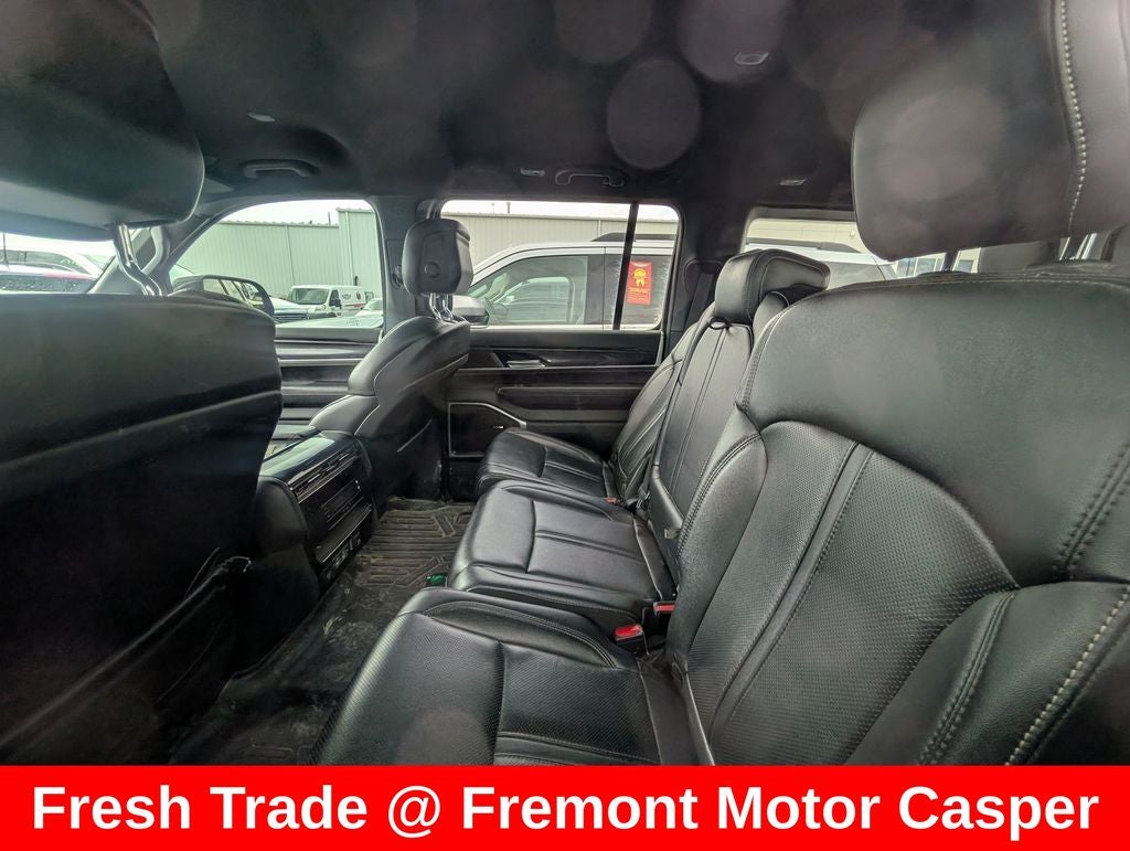 2024 Jeep Wagoneer Base