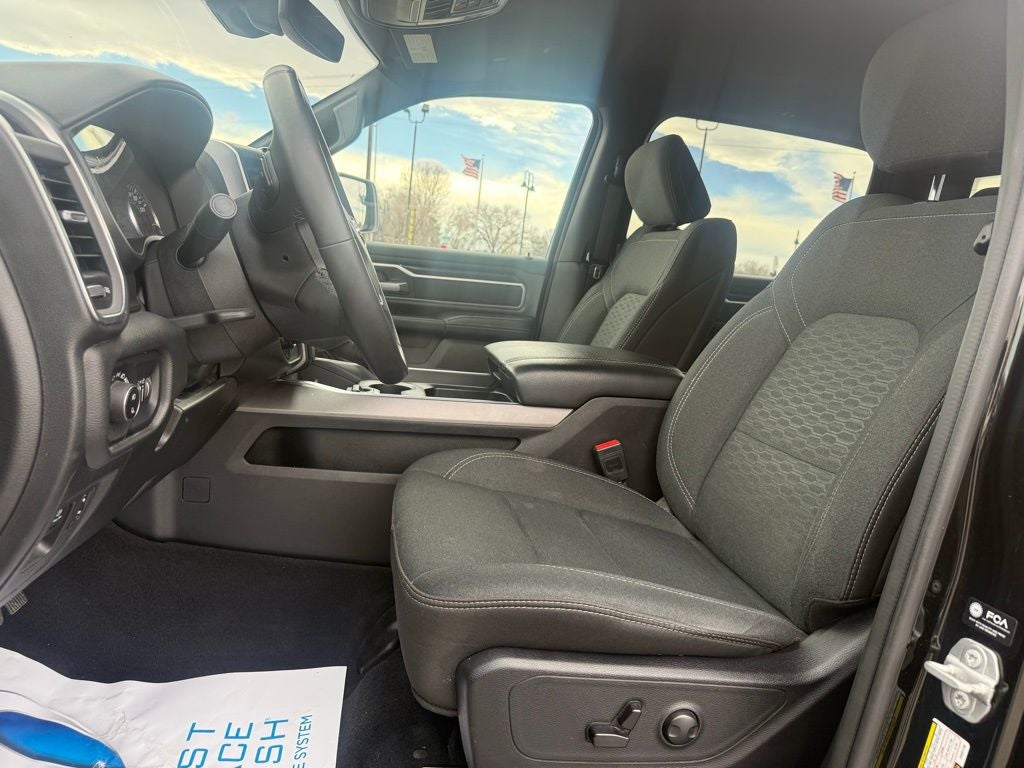 2025 RAM 1500 Big Horn Crew Cab 4x4 5'7' Box