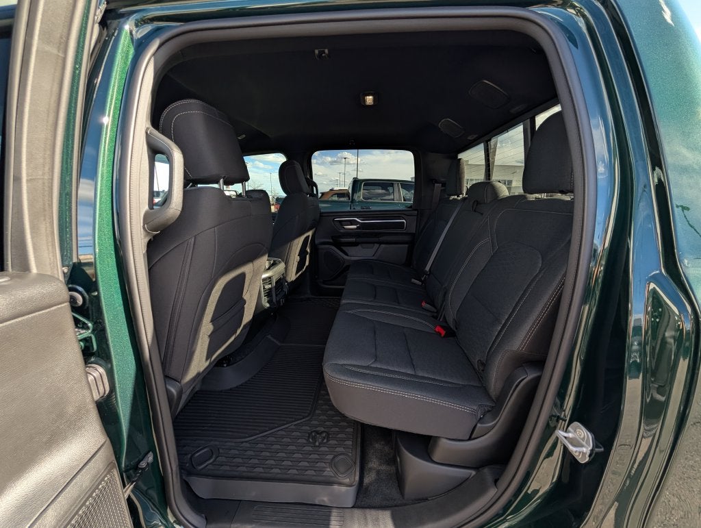 2027 RAM 1500 1500 BIG HORN CREW CAB 4X4 5'7' BOX
