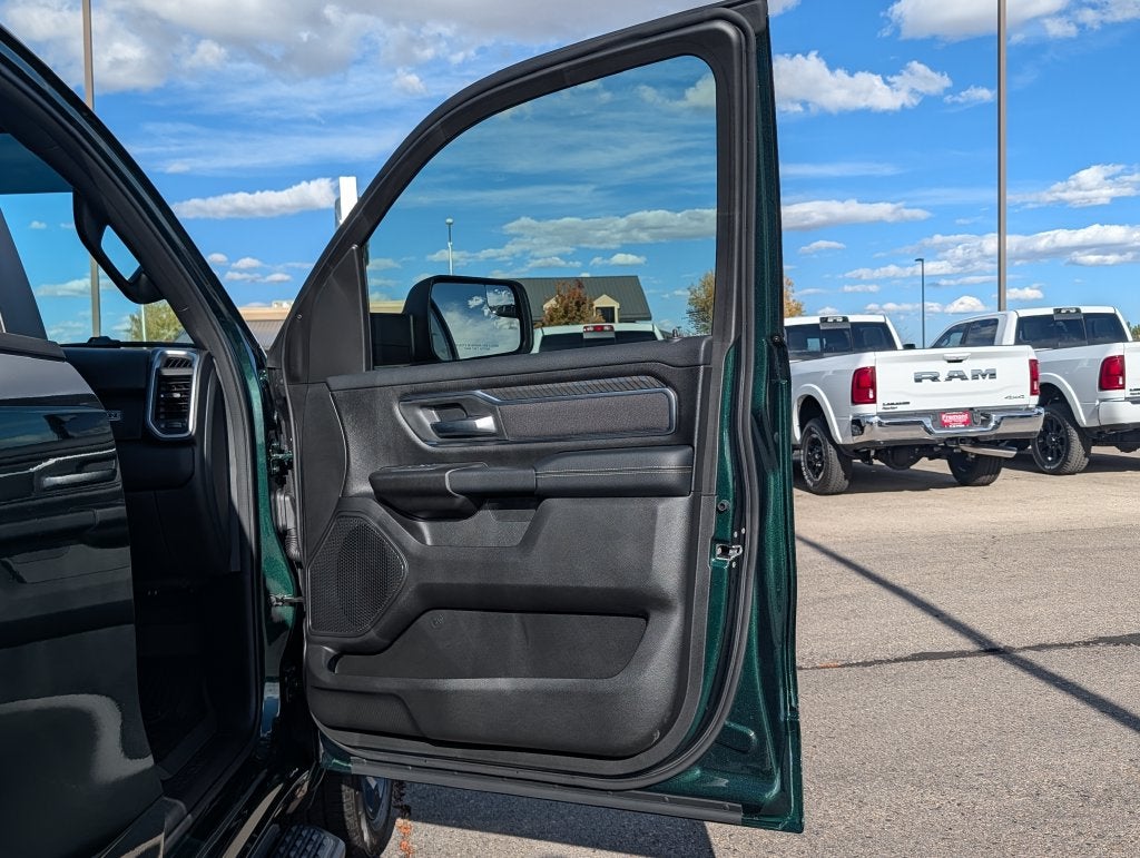 2027 RAM 1500 1500 BIG HORN CREW CAB 4X4 5'7' BOX